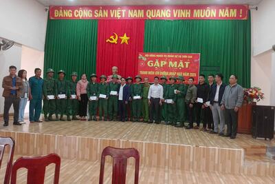 Hội đồng NVQS xã tổ chức gặp mặt, tuyên truyền, động viên thanh niên an tâm lên đường đi Nghĩa vụ Quân sự năm 2025